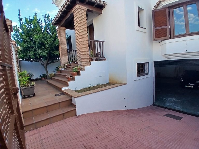 Villa for Sale in Fuengirola, Malaga 28