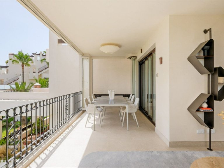 Apartment for Sale in New Golden Mile, Malaga 4