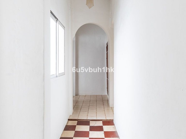 Villa for Sale in Málaga, Malaga 28