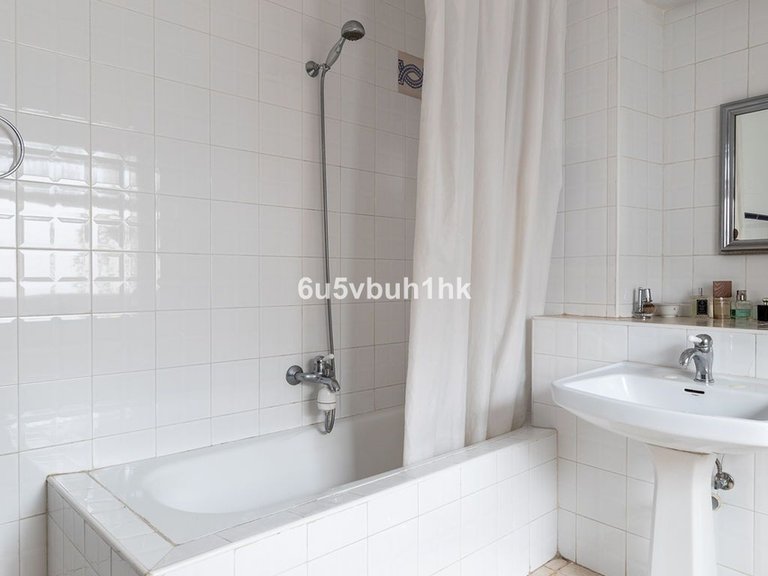 Villa for Sale in Málaga, Malaga 36