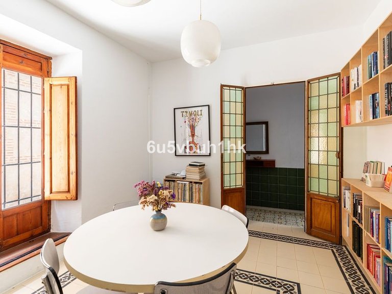 Villa for Sale in Málaga, Malaga 43