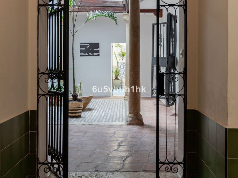 Villa for Sale in Málaga, Malaga 46