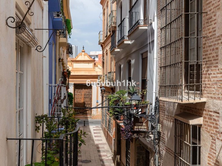 Villa for Sale in Málaga, Malaga 50