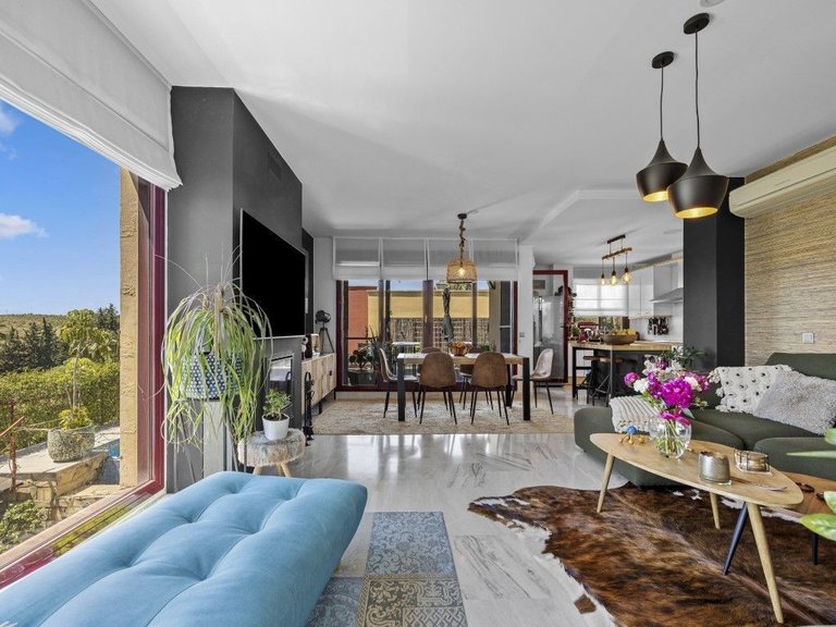 Villa for Sale in Los Flamingos, Malaga 10