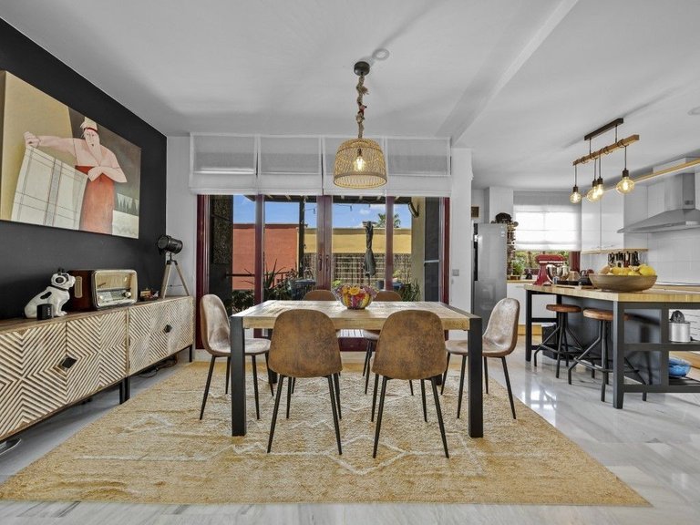 Villa for Sale in Los Flamingos, Malaga 3