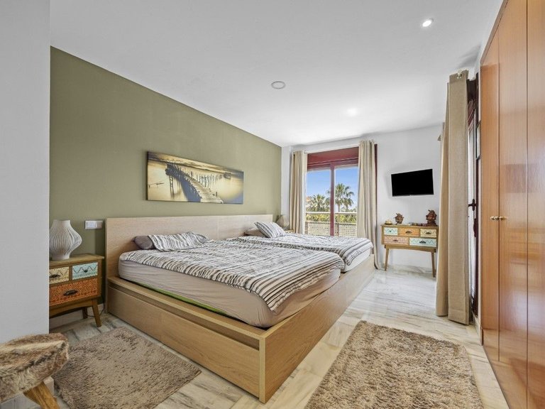 Villa for Sale in Los Flamingos, Malaga 34