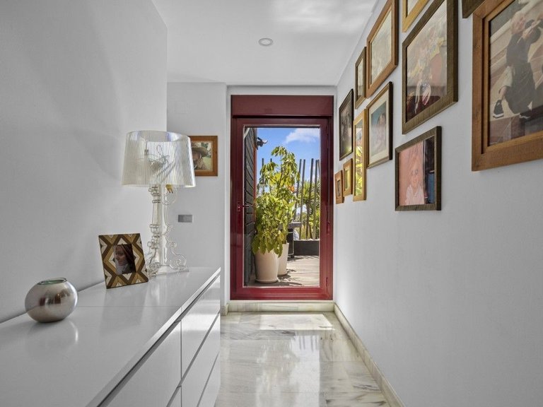 Villa for Sale in Los Flamingos, Malaga 38