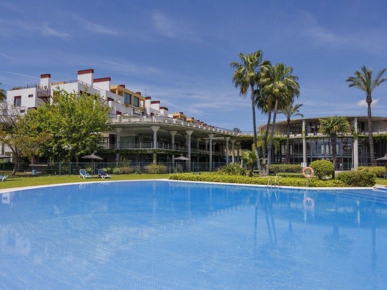 Villa for Sale in Los Flamingos, Malaga 7