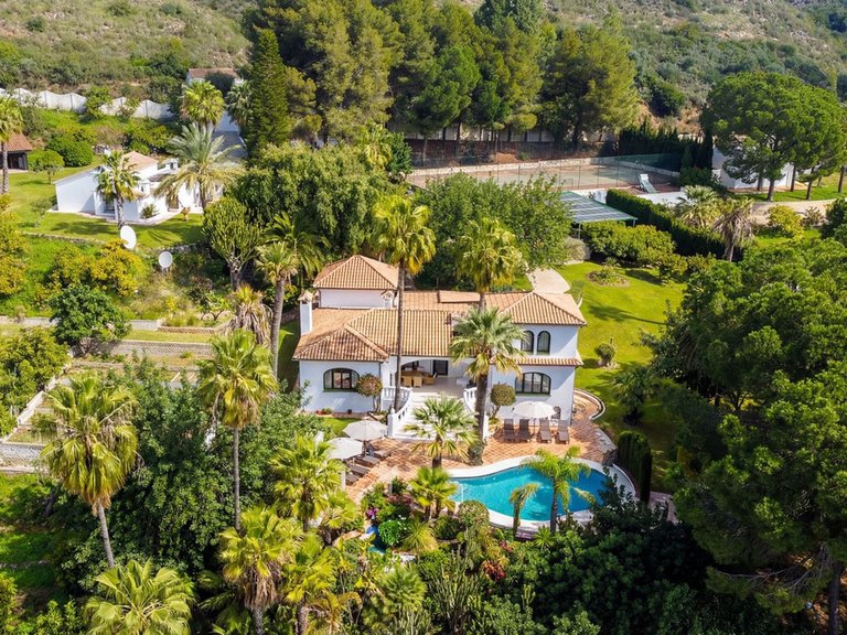 Villa for Sale in Alhaurín El Grande, Malaga 2