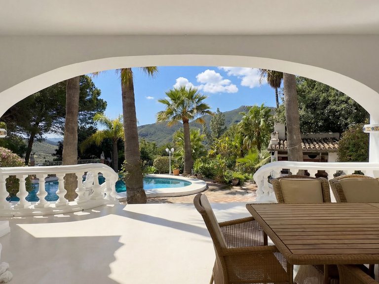 Villa for Sale in Alhaurín El Grande, Malaga 25