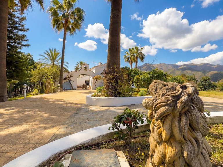 Villa for Sale in Alhaurín El Grande, Malaga 39