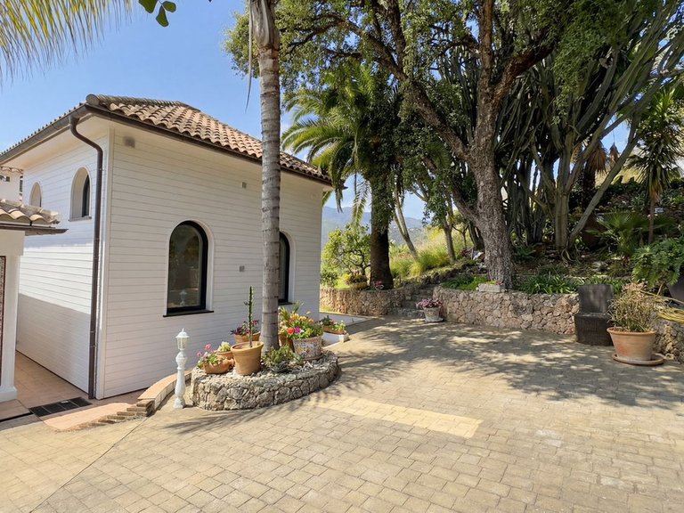 Villa for Sale in Alhaurín El Grande, Malaga 40