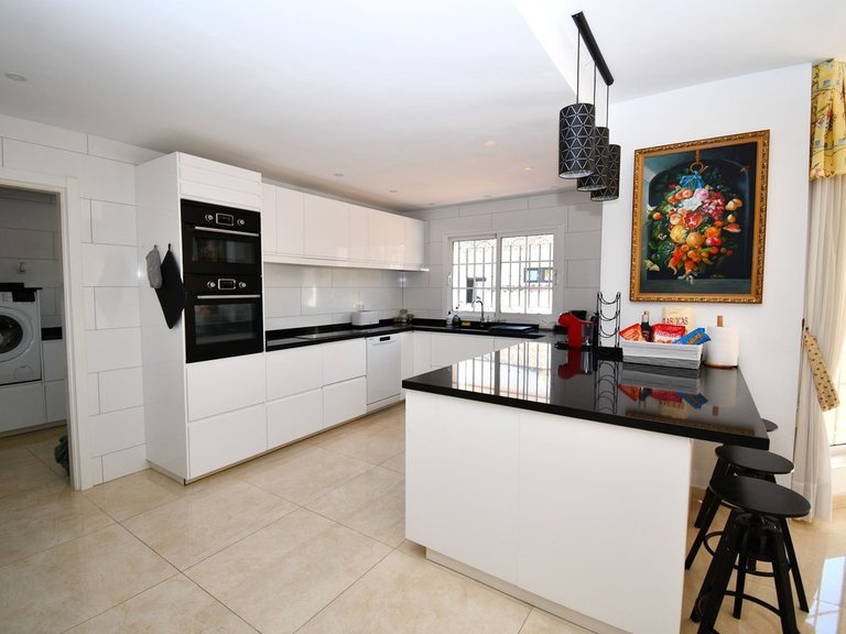 Villa for Sale in Mijas Golf, Malaga 3