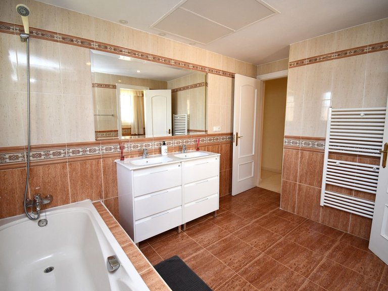 Villa for Sale in Mijas Golf, Malaga 35