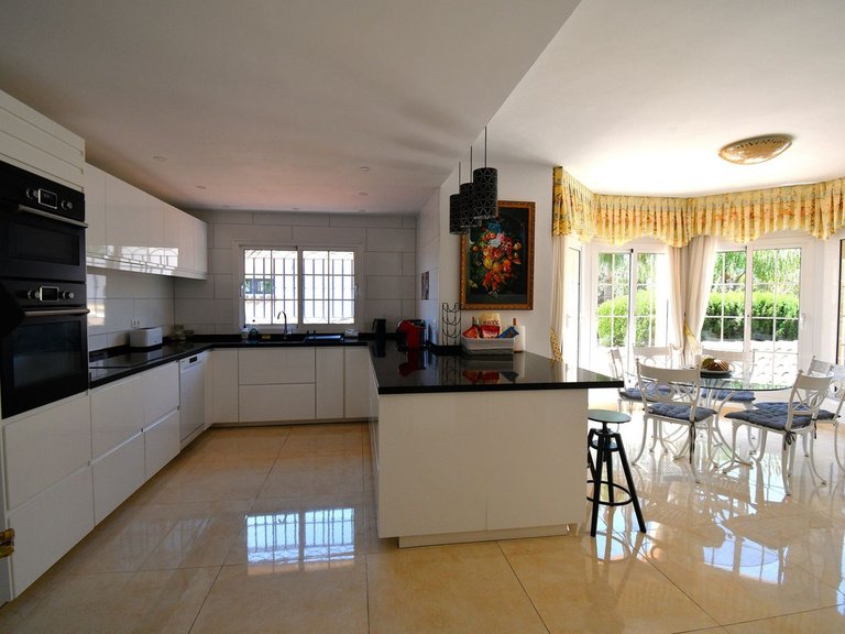 Villa for Sale in Mijas Golf, Malaga 6