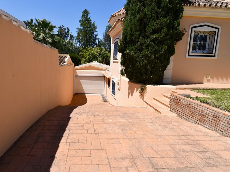 Villa for Sale in Mijas Golf, Malaga 98