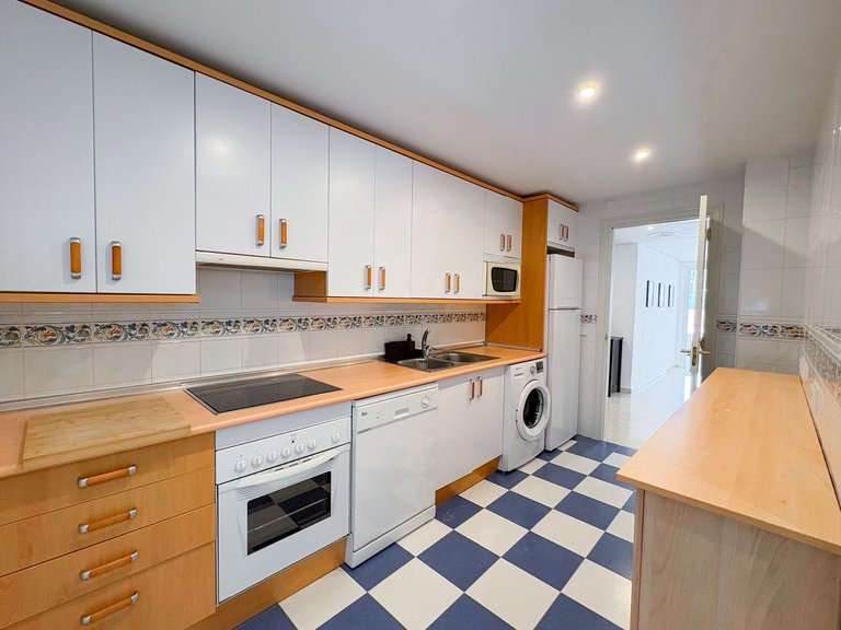 Apartment for Sale in Calahonda, Malaga 10