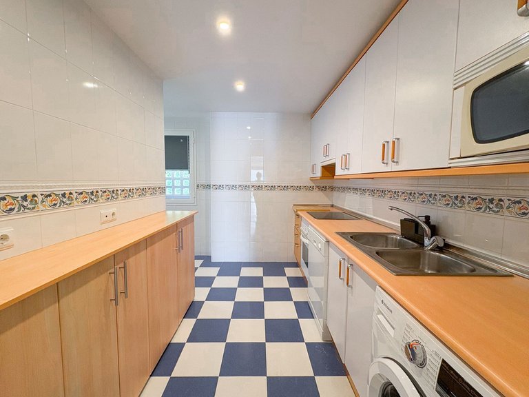 Apartment for Sale in Calahonda, Malaga 11