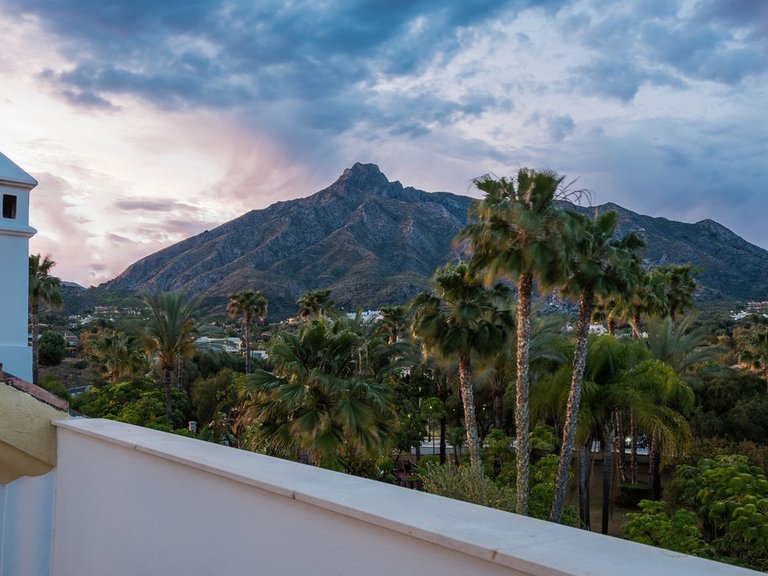 Penthouse for Sale in The Golden Mile, Malaga 24