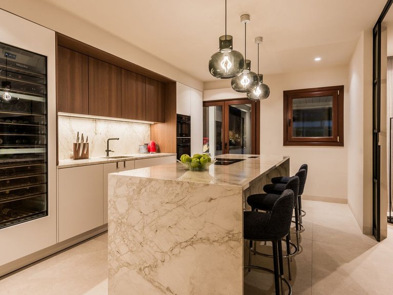 Penthouse for Sale in The Golden Mile, Malaga 26