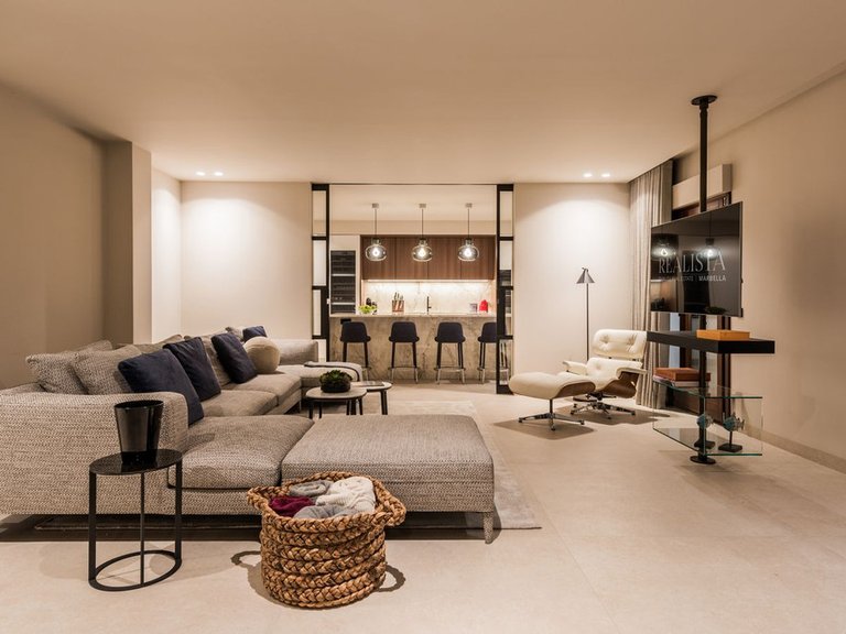 Penthouse for Sale in The Golden Mile, Malaga 27