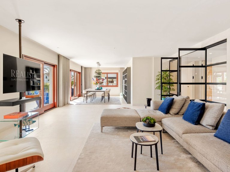 Penthouse for Sale in The Golden Mile, Malaga 3
