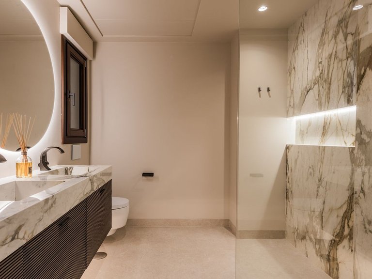 Penthouse for Sale in The Golden Mile, Malaga 31