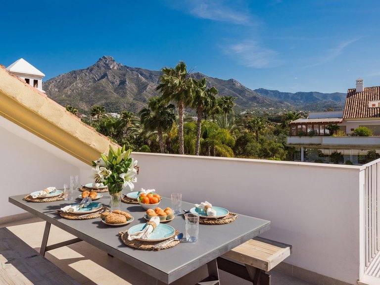 Penthouse for Sale in The Golden Mile, Malaga 9