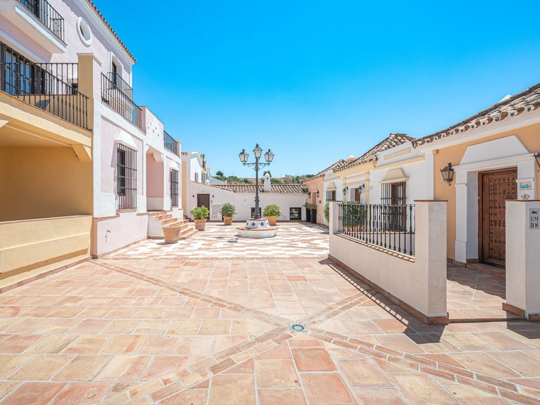 Villa for Sale in Benahavís, Malaga 30
