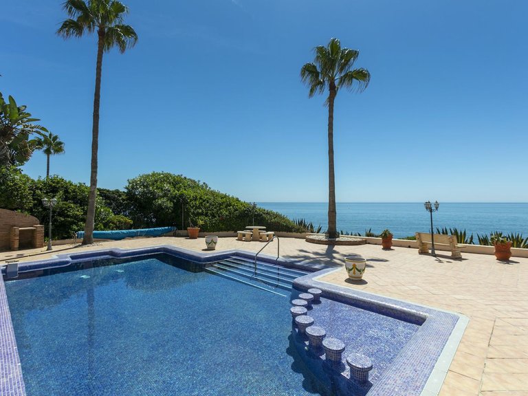 Villa for Sale in Marbesa, Malaga 11