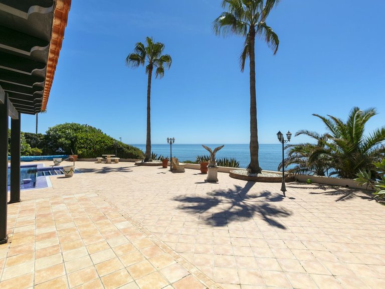 Villa for Sale in Marbesa, Malaga 13