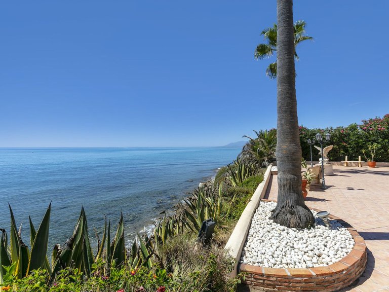 Villa for Sale in Marbesa, Malaga 14