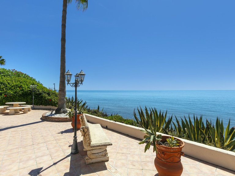 Villa for Sale in Marbesa, Malaga 15