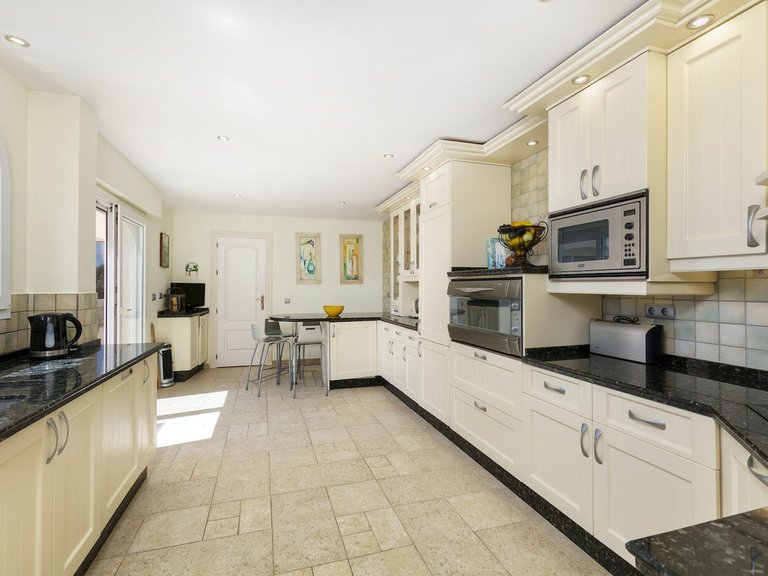 Villa for Sale in Marbesa, Malaga 24