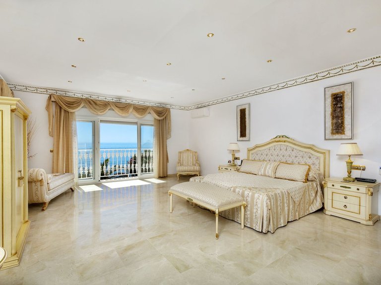 Villa for Sale in Marbesa, Malaga 25