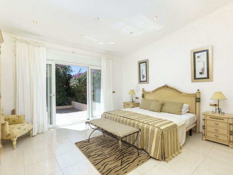 Villa for Sale in Marbesa, Malaga 30