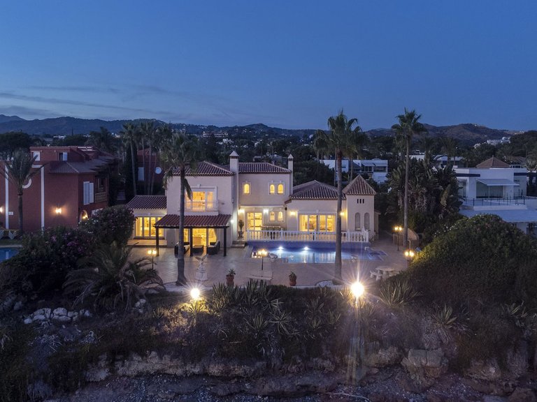 Villa for Sale in Marbesa, Malaga 43