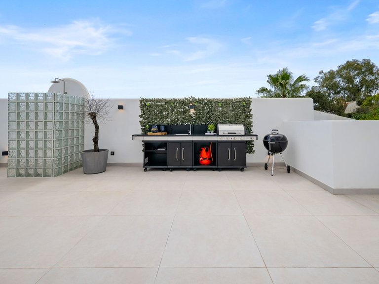 Apartment for Sale in La Quinta, Malaga 36