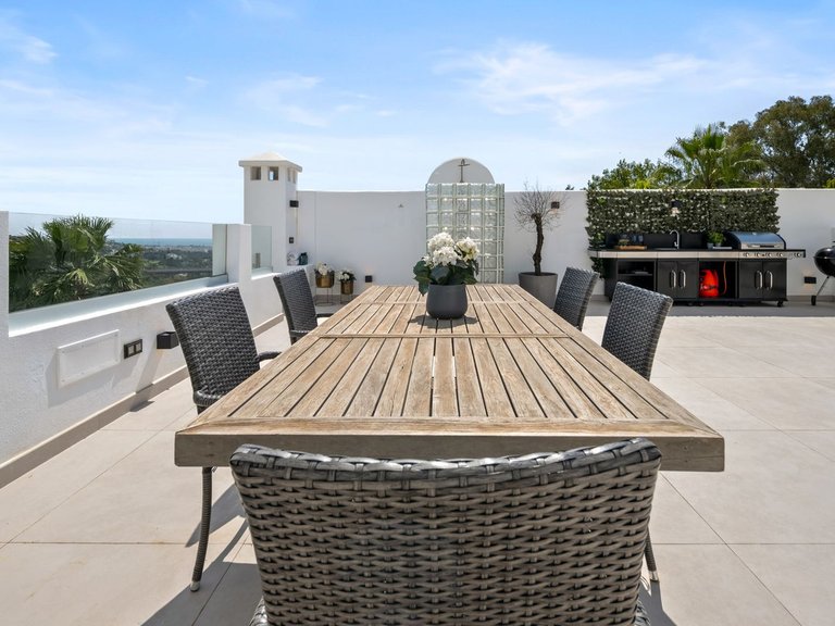 Apartment for Sale in La Quinta, Malaga 40