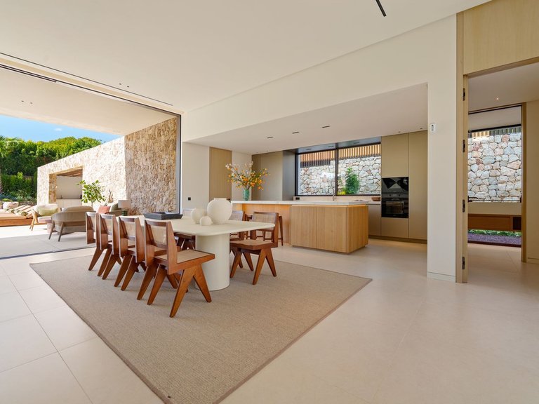 Villa for Sale in The Golden Mile, Malaga 17