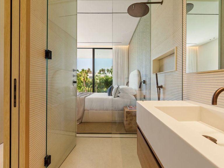 Villa for Sale in The Golden Mile, Malaga 27