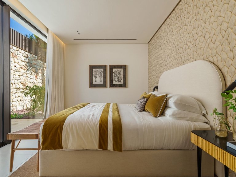 Villa for Sale in The Golden Mile, Malaga 37