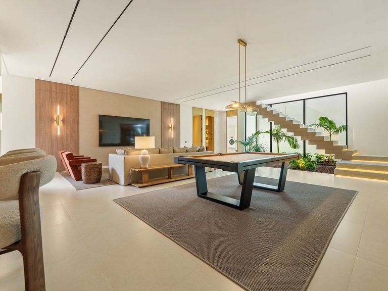 Villa for Sale in The Golden Mile, Malaga 42