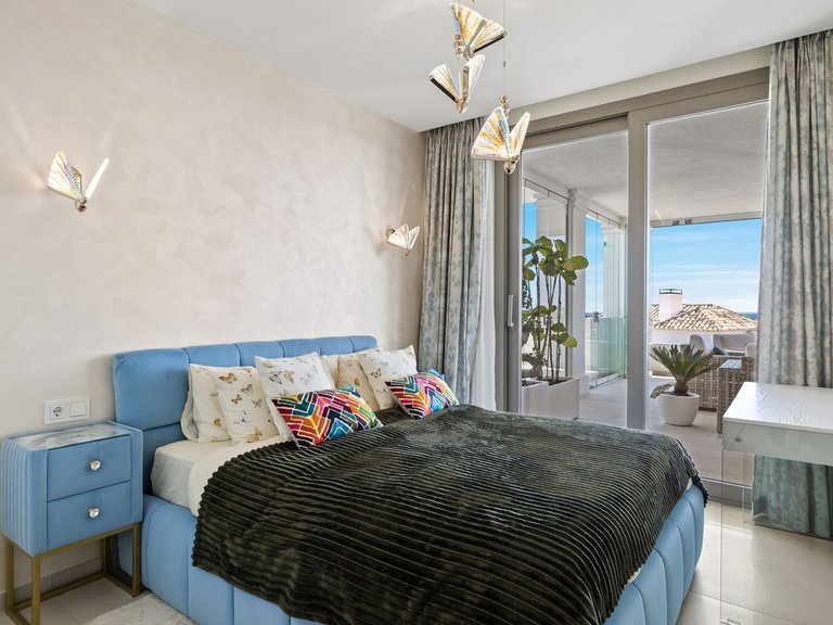 Apartment for Sale in Nueva Andalucía, Malaga 26