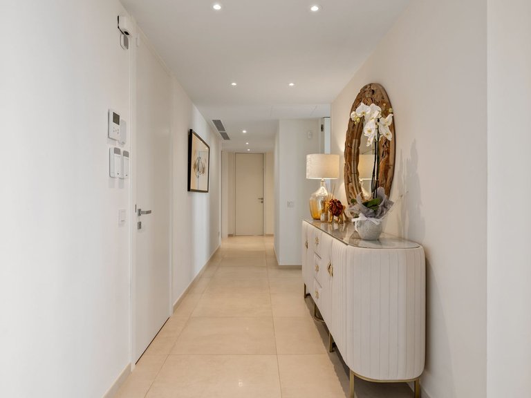 Apartment for Sale in Nueva Andalucía, Malaga 35