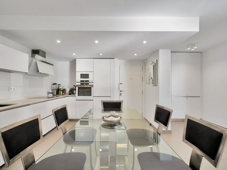 Apartment for Sale in Marbella, Malaga 37