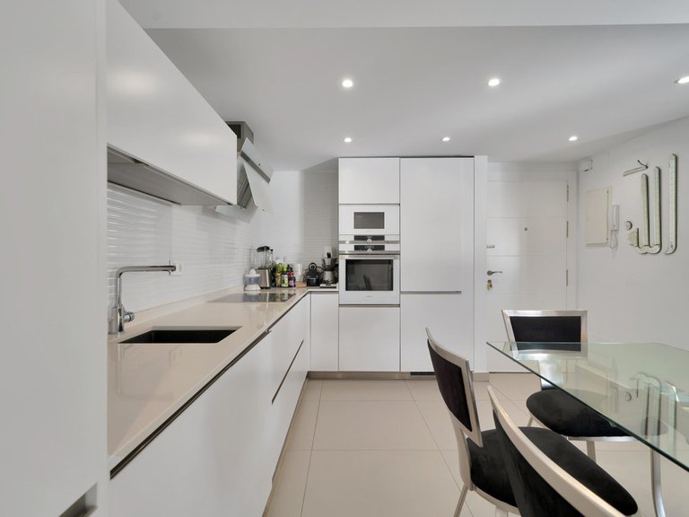 Apartment for Sale in Marbella, Malaga 38