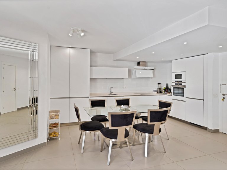 Apartment for Sale in Marbella, Malaga 42