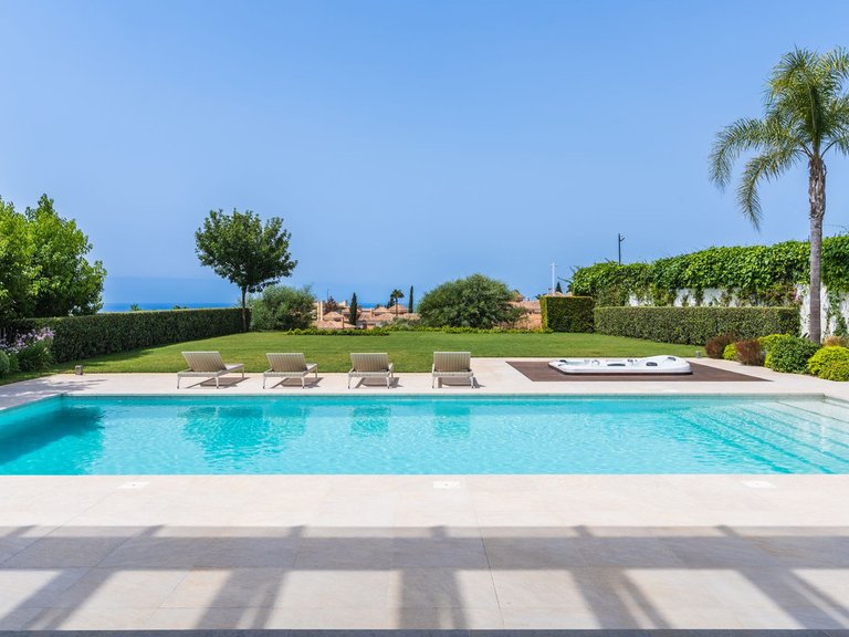 Villa for Sale in Santa Clara, Malaga 3