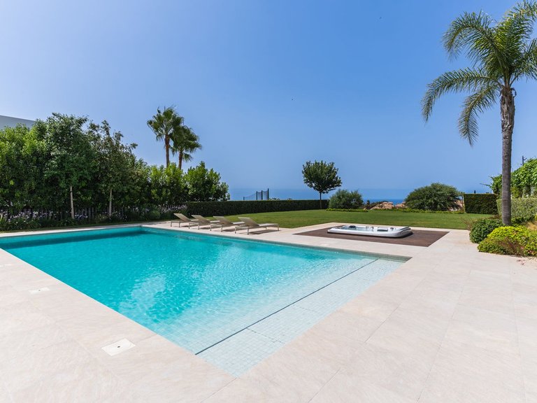 Villa for Sale in Santa Clara, Malaga 42